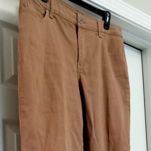 Women's khaki jeans size 14. Bandilino ,98 per cotton ,2 per spandex.